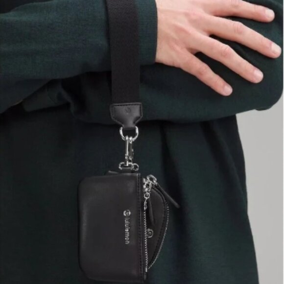 lululemon athletica Clutches & Wristlets - Picture 4 of 5